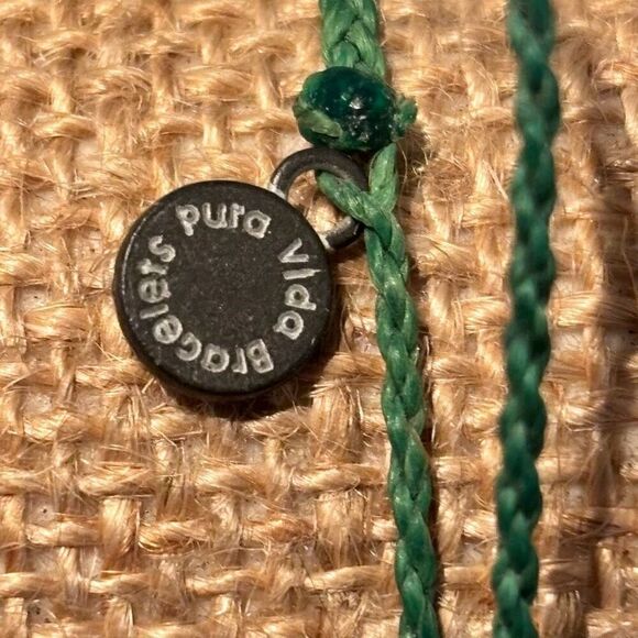 NWOT Pura Vida Braided Cord Save The Sloths Charm Bracelet Green & Silver OS - Picture 3 of 3